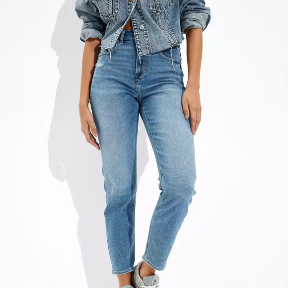 American Eagle Outfitters Denim - American Eagle stretch high rise mom jean
